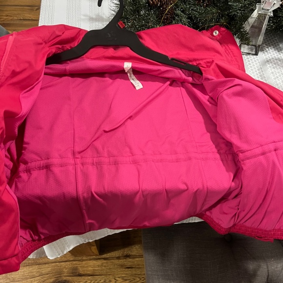Lululemon runner jacket - Picture 7 of 7